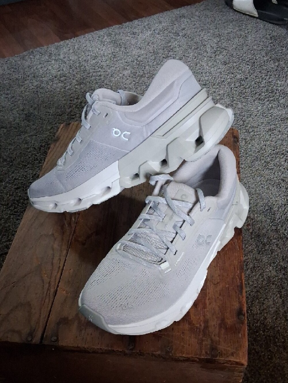 BRAND NEW! NEVER WORN! Oncloud Running Cloudnova Grey/White Athletic Sneakers